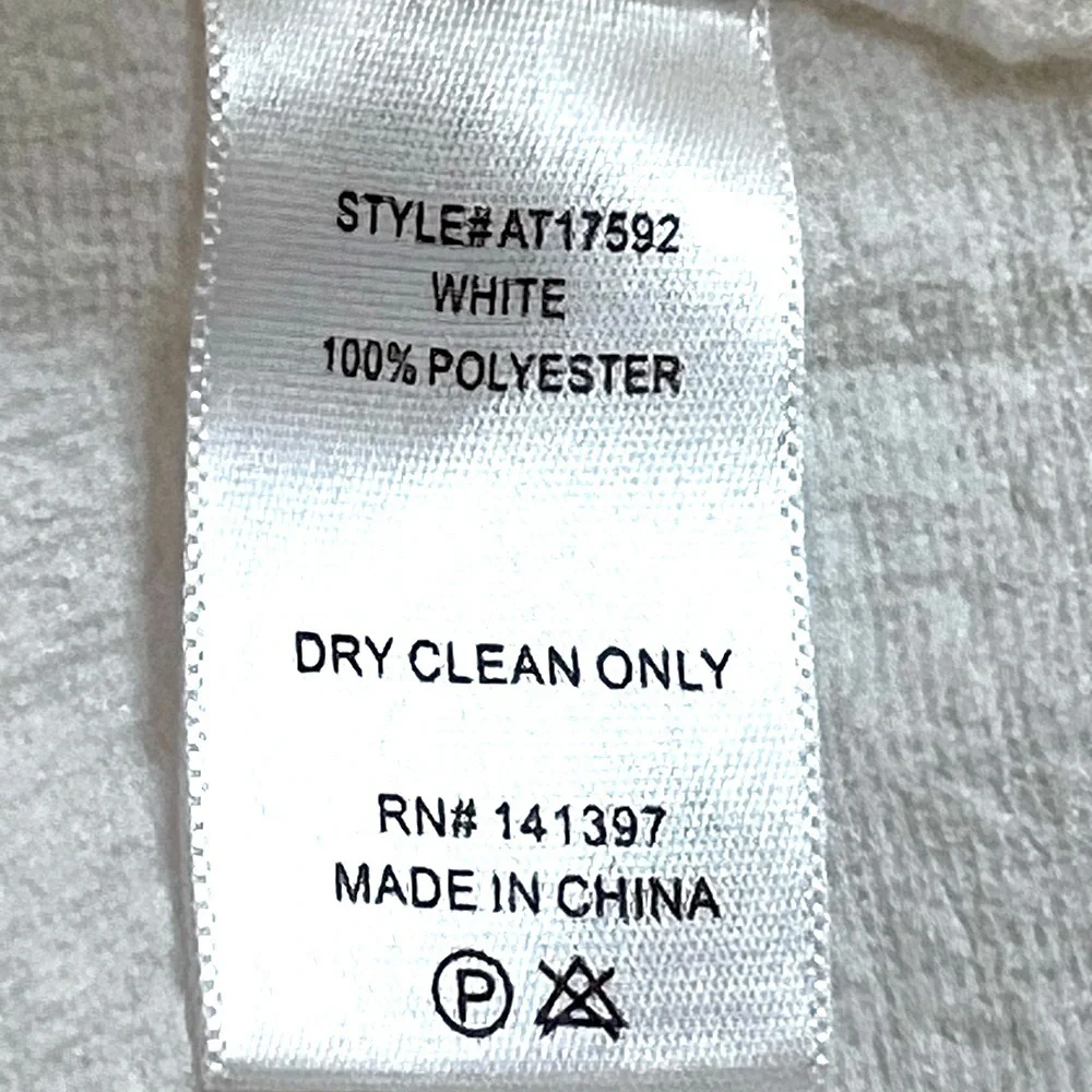 ASTR The Label Puff Lantern Long Sleeve Crop Blouse Top, Color White Size Medium